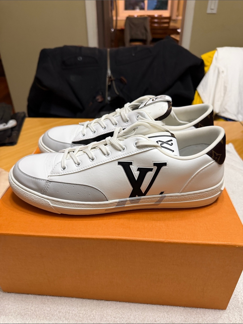 Louis Vuitton White & Black LV Low-Top Sneakers for Men. Like new work 3-4 times